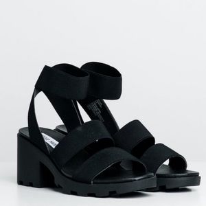 LIKE NEW Steve Madden Haider sandal